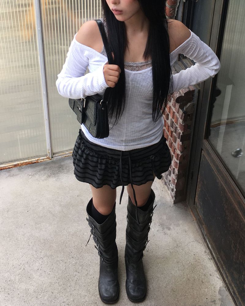 Lace sleeveless