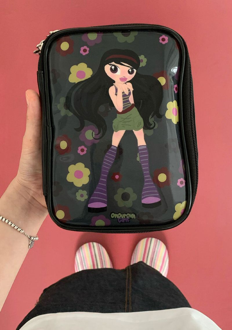 onourovvn pouch : COOL girl