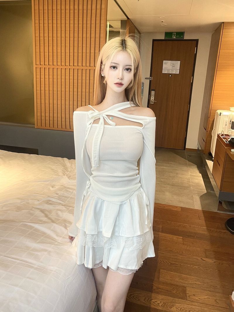 Seow（ソウ）の「1197. Stay multy strap ribbon off T (4color)（Tops）」