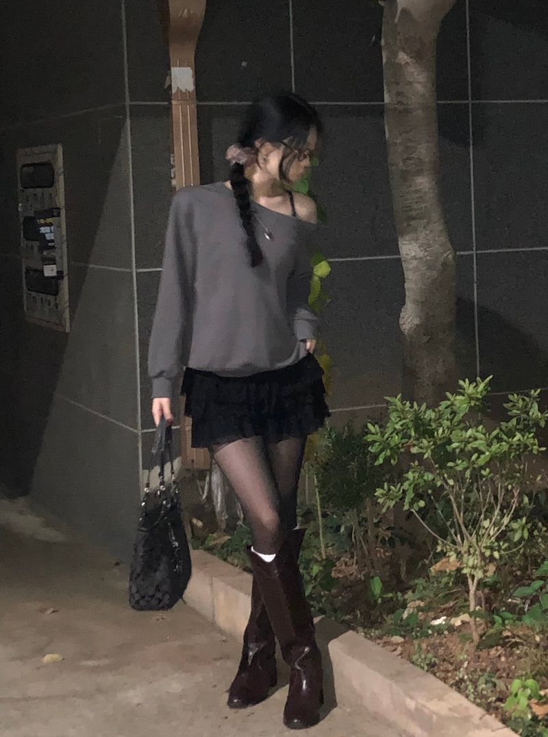 Off-Shoulder Sweatshirt