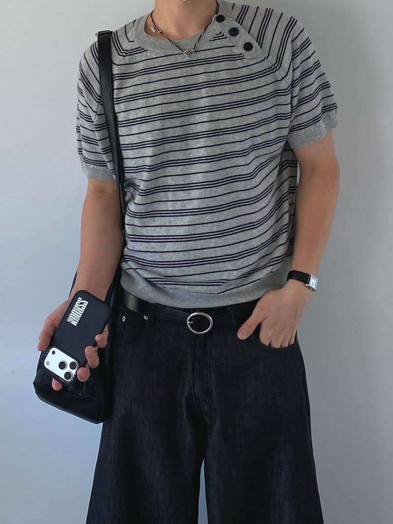 SSROOM(エスエスルーム)の「Dorf Stripe Snap Short-Sleeved Knitwear 3C(Tops)」