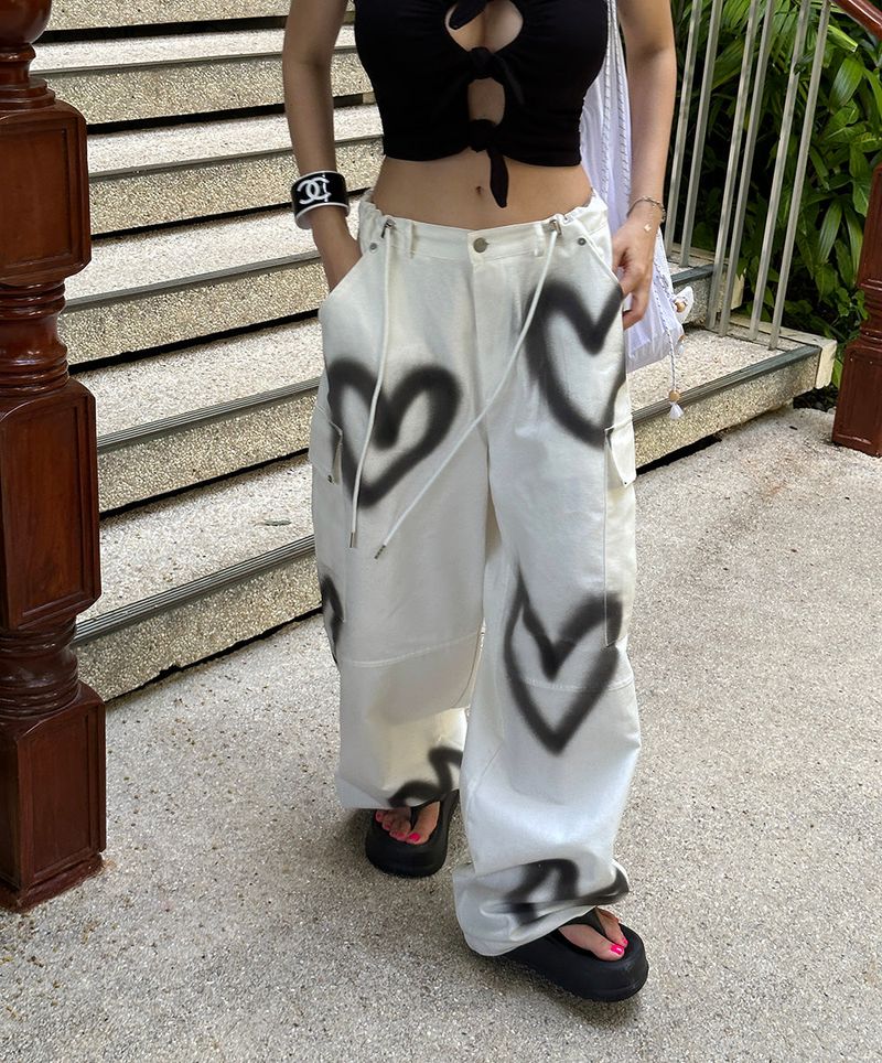 スプレーユニセックスハートカーゴパンツ