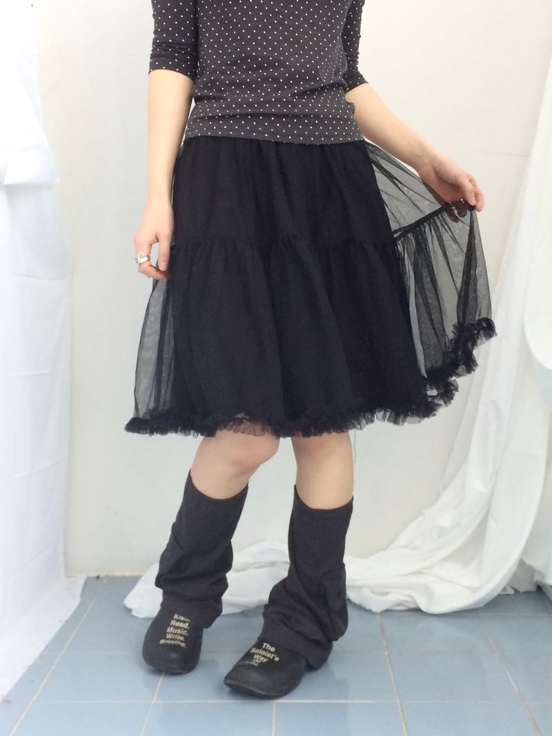 Lace V-Shirring Dot Top