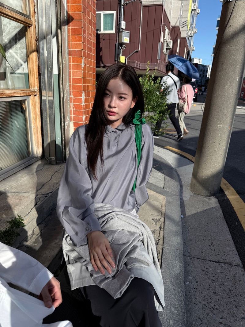  BUTTONNECK SHIRRING BLOUSE