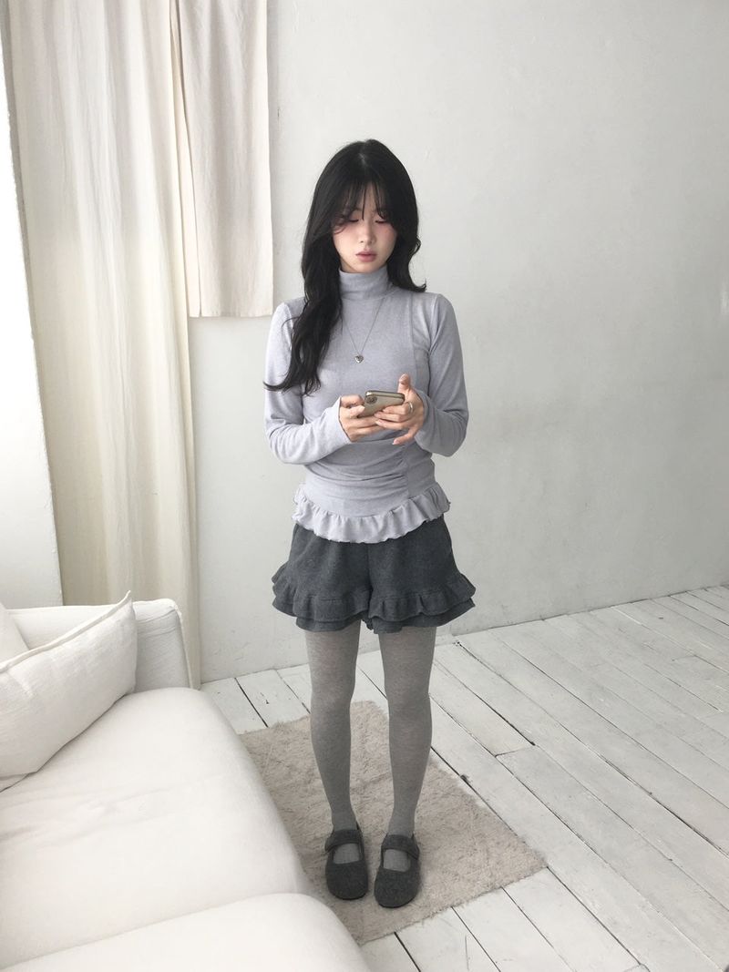 fleece frill shorts
