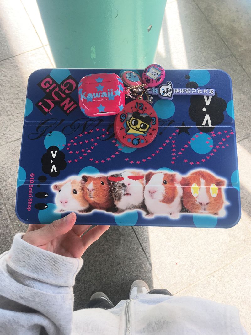 ジン!ギニア フレンズ ネイビー iPad ケース