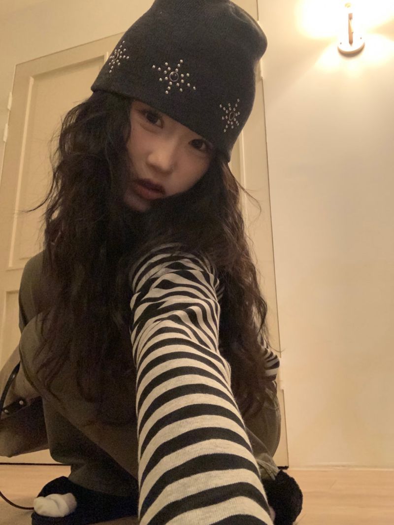 Starlight Round Stud Knit Beanie (6 colors)