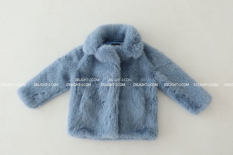 Pastel collar fake fur jacket