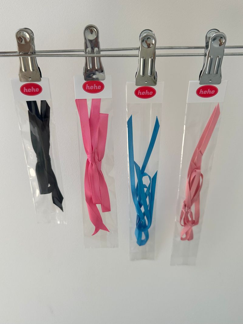 Black Ribbon Pin (2pcs)