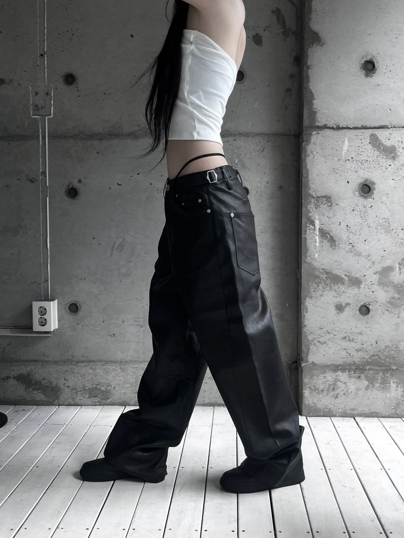 [unisex] side buckle leather wide pants