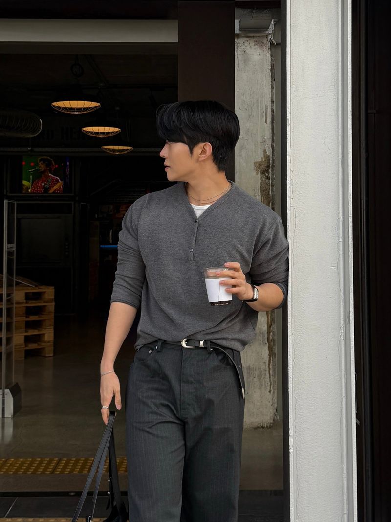Port button layered knitwear