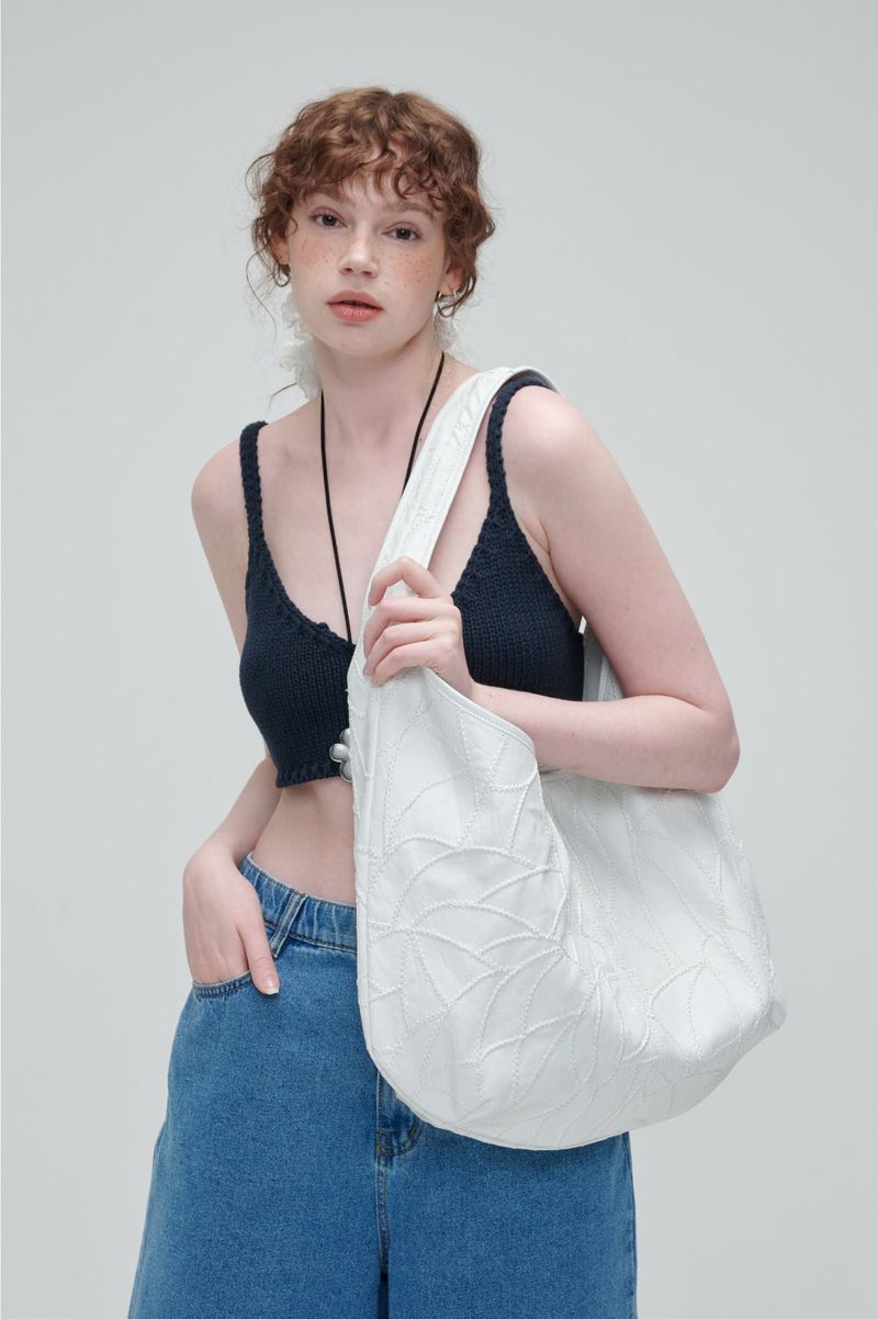 MADE_Big Curve Stitch Tote Bag / Plain white