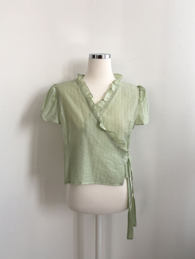 Soda wrap puff blouse