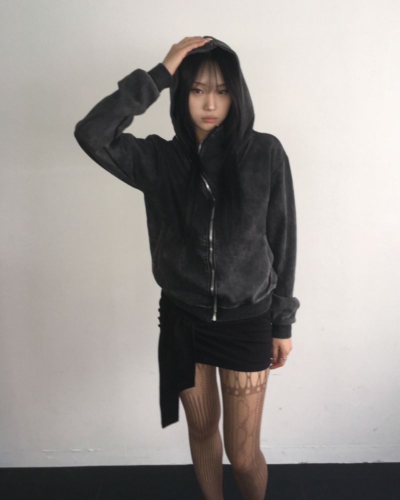 Pigment unbalanced hood jumper