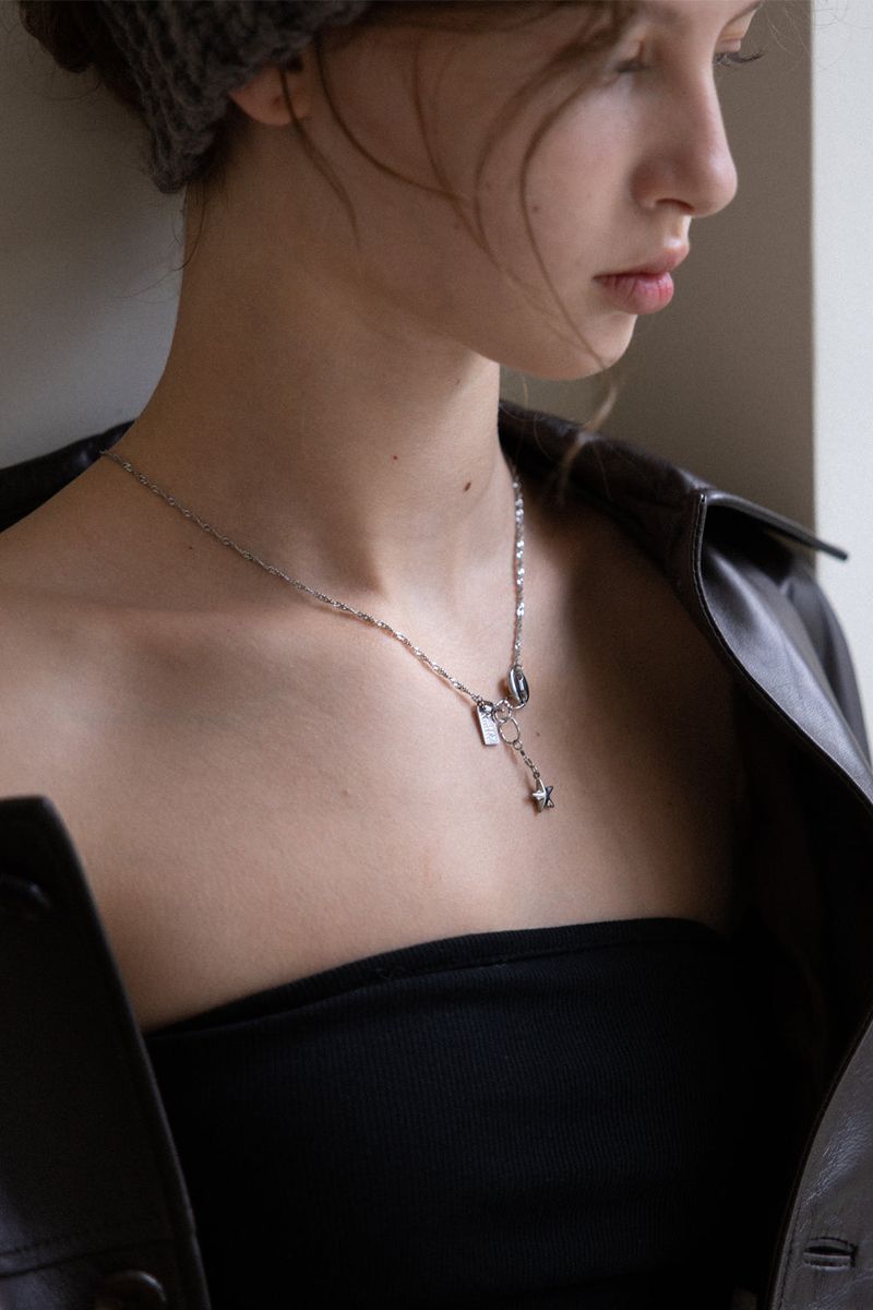 Drop star point chain necklace