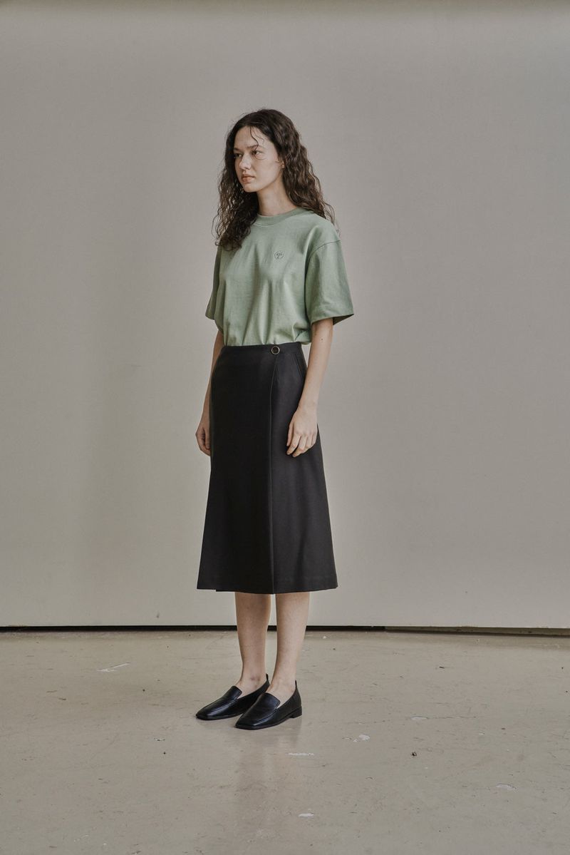 cle(クレ)の「OVERSIZED LOGO EMBROIDERED T-SHIRT_GREEN(Tops)」