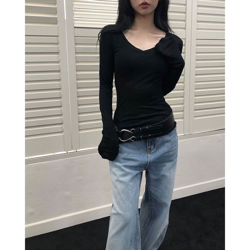 Back Slit V-neck T