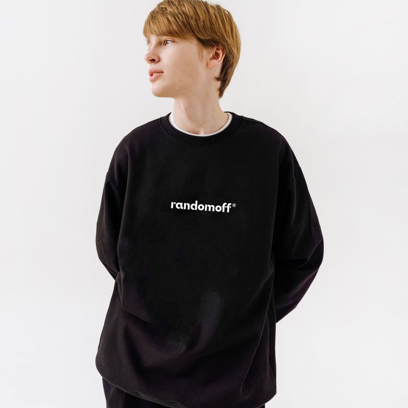 RANDOMOFF（ランダムオフ）の「ベーシックロゴスウェットシャツ（トップス）」