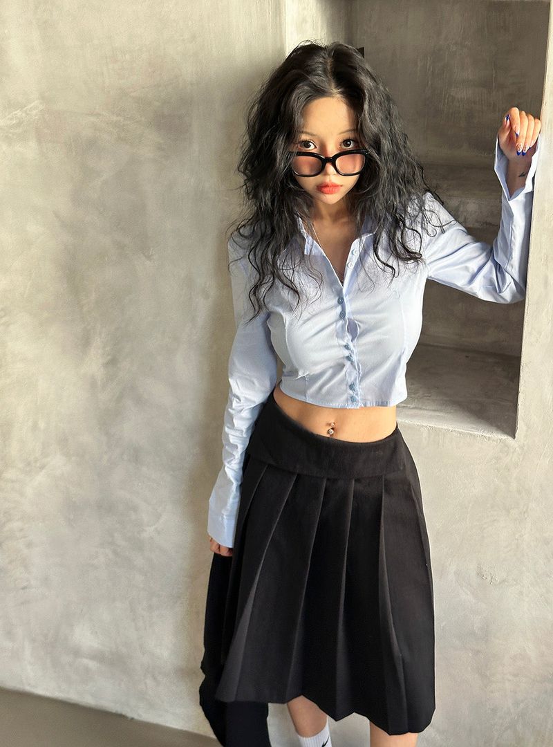 Gigantic Pleated Midi skirt