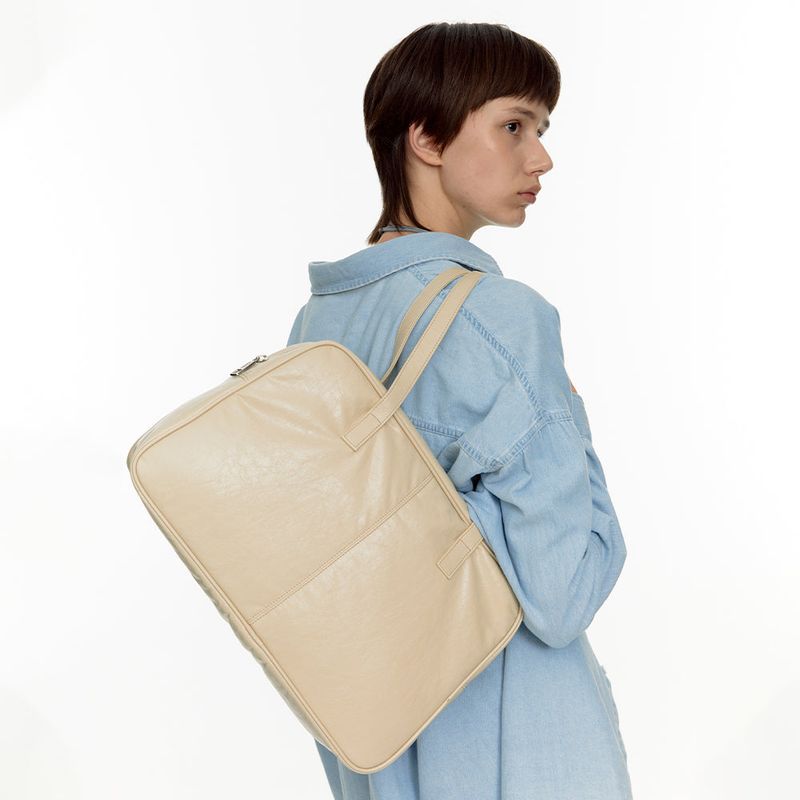 Trapezoid Pillow Shoulder Bag (beige)