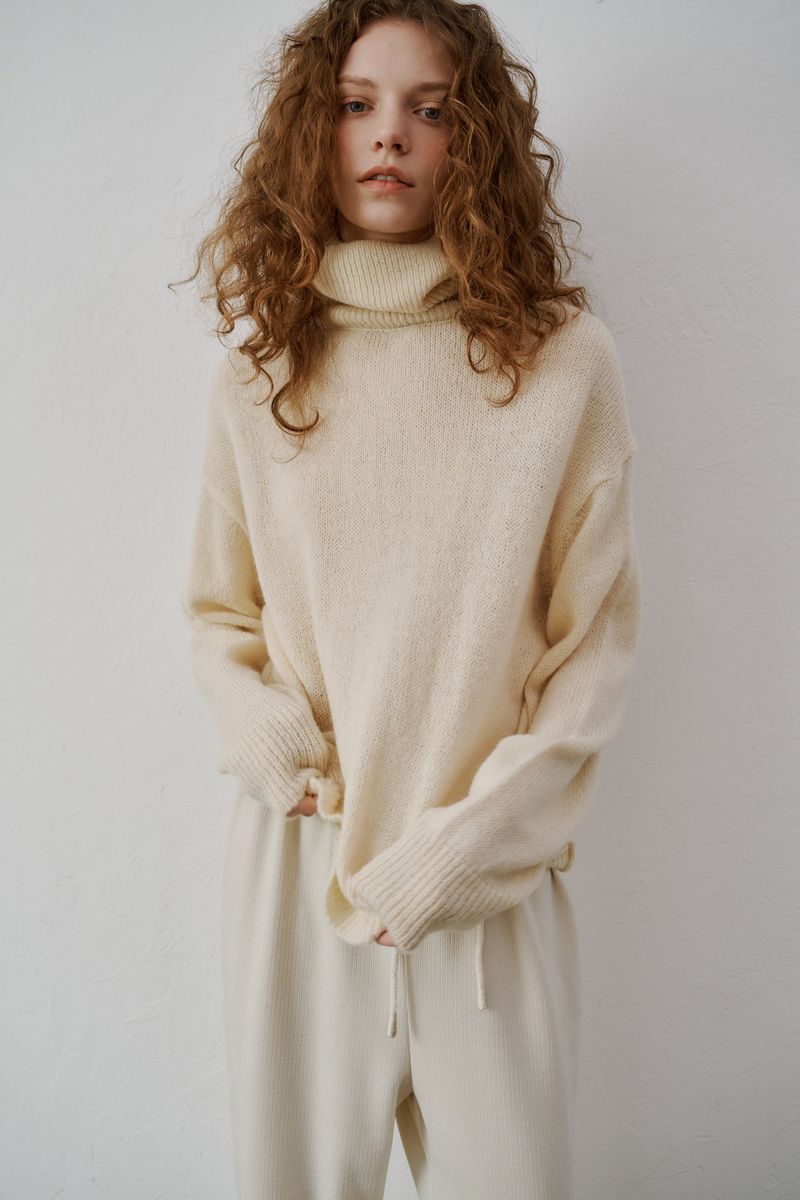 Kid mohair turtle neck knit (Camel)