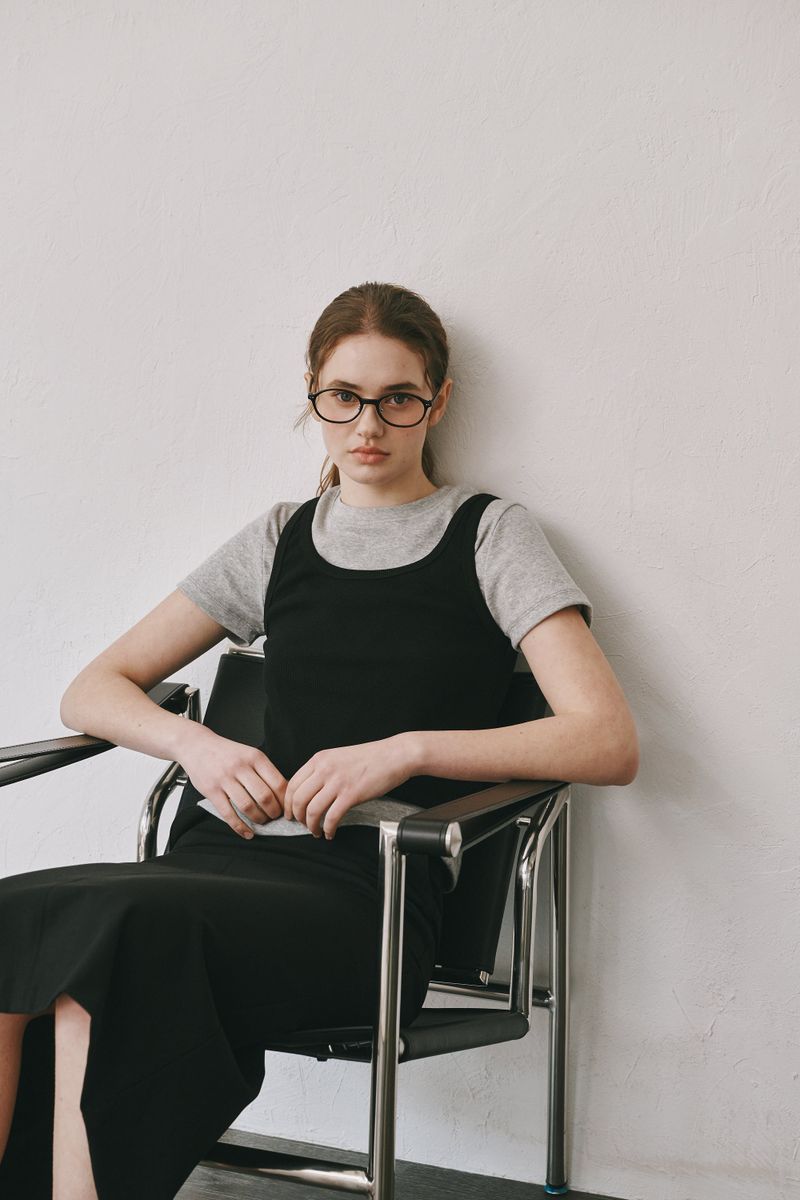 Round sleeveless (Black)