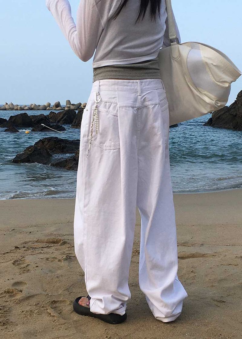 eon(イオエン)の「TUCK WIDE DENIM PANTS(Pants)」