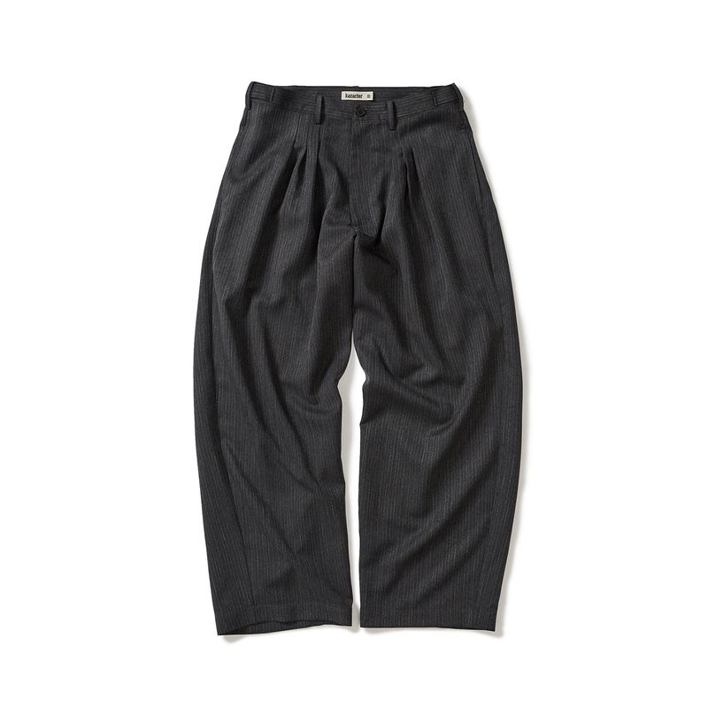 karactor（カラクター）の「ヘリンボーンプリーツパンツ/ Charcoal（パンツ）」