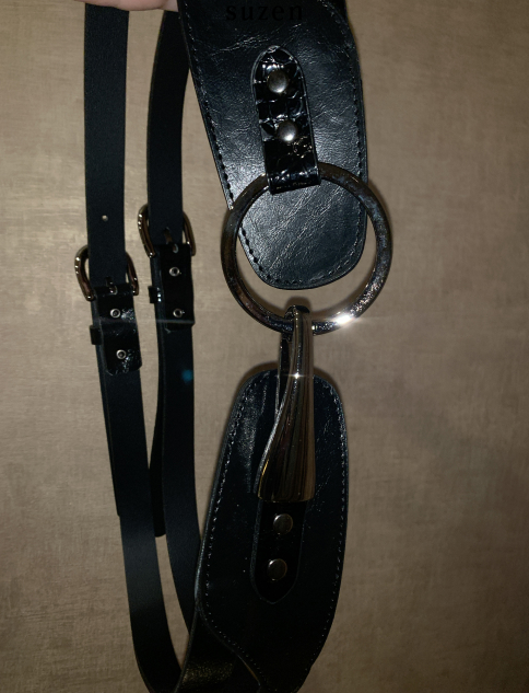 mozzare hook y2k big belt