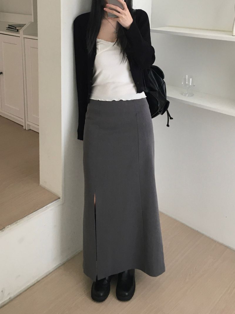 Kitten（キッテン）の「Lower Slit Long Skirt (2 colors)（Skirts）」