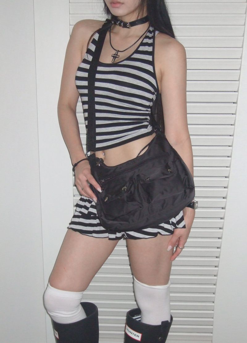 Star cloud sling bag _ Black