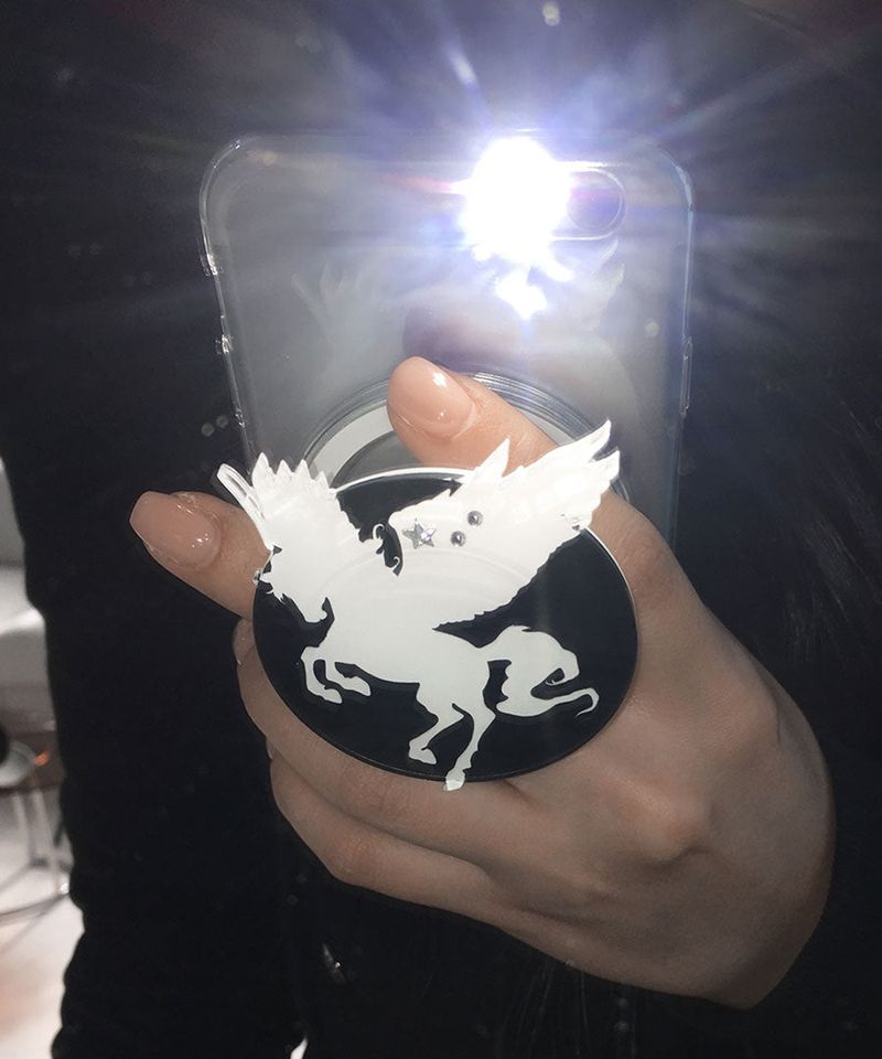 SQUALL（スコール）の「[Magsafe] ペガサス キュービック スマート トック (Grips)（スマホグッズ/小物）」