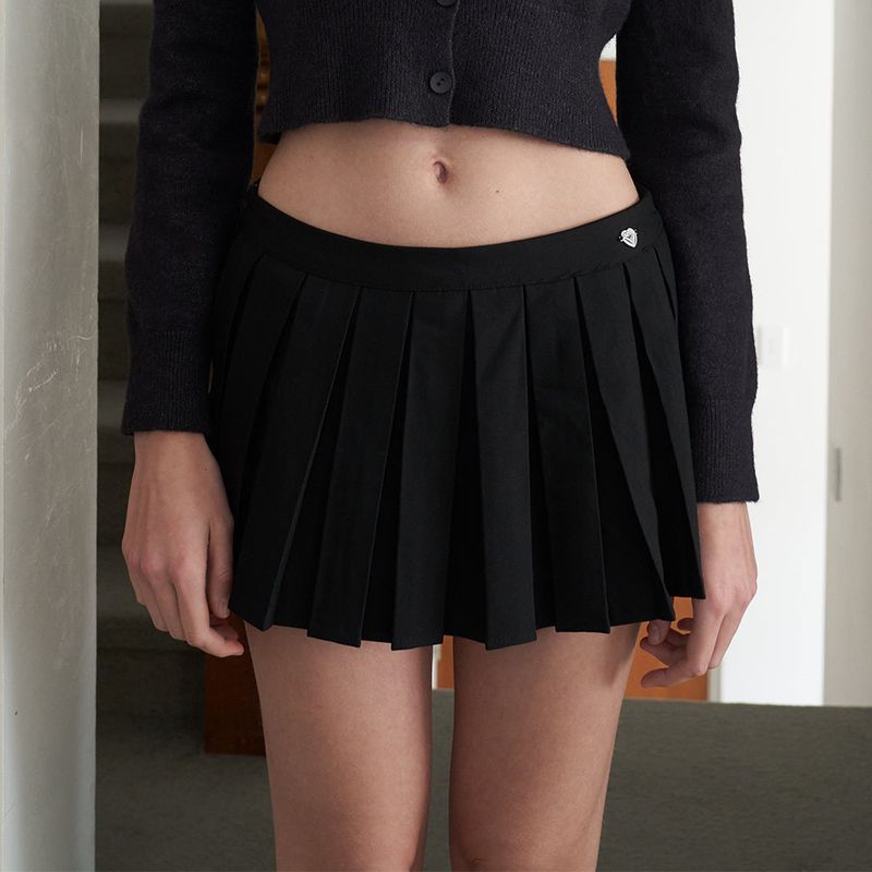 OVT-U(オーブイティーユー)の「Low-Rise Slim Mini Skirt Pants_Black(Skirts)」