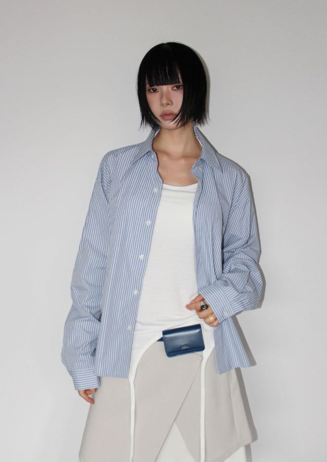 AAKE(アケ)の「CROP OVER STRIPE SHIRT(Tops)」