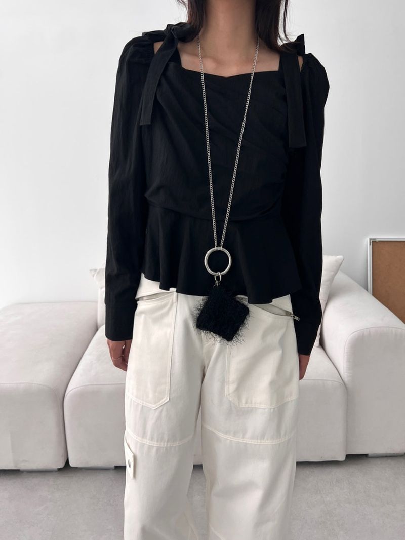 リボンラップブラウス