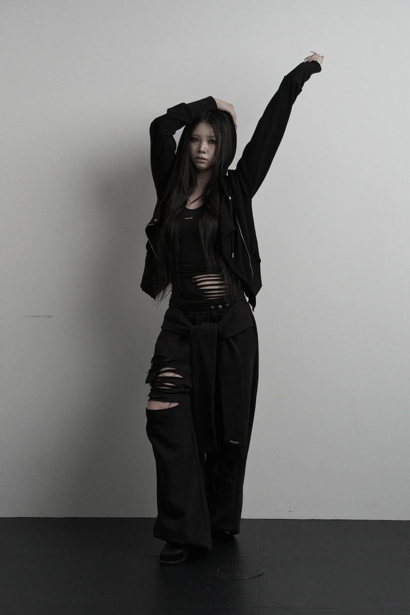 [label] hand-cut damage halterneck sleeveless (black)
