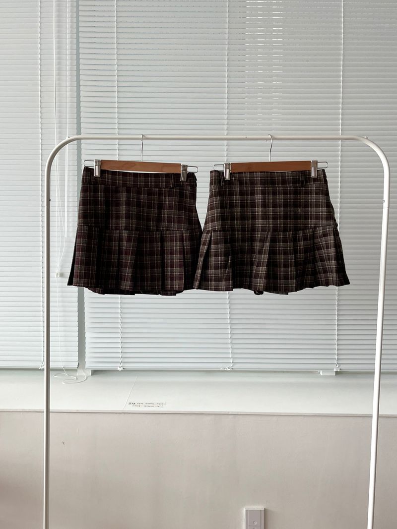 Fair Checkered Pleats Skirt (2 colors)