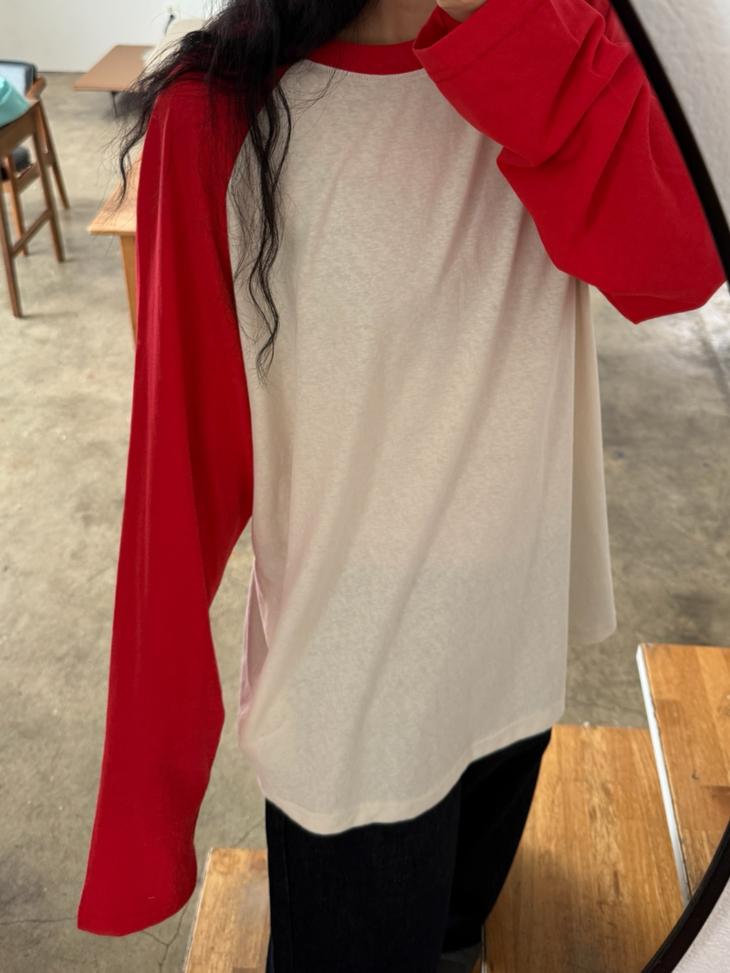 line raglan T
