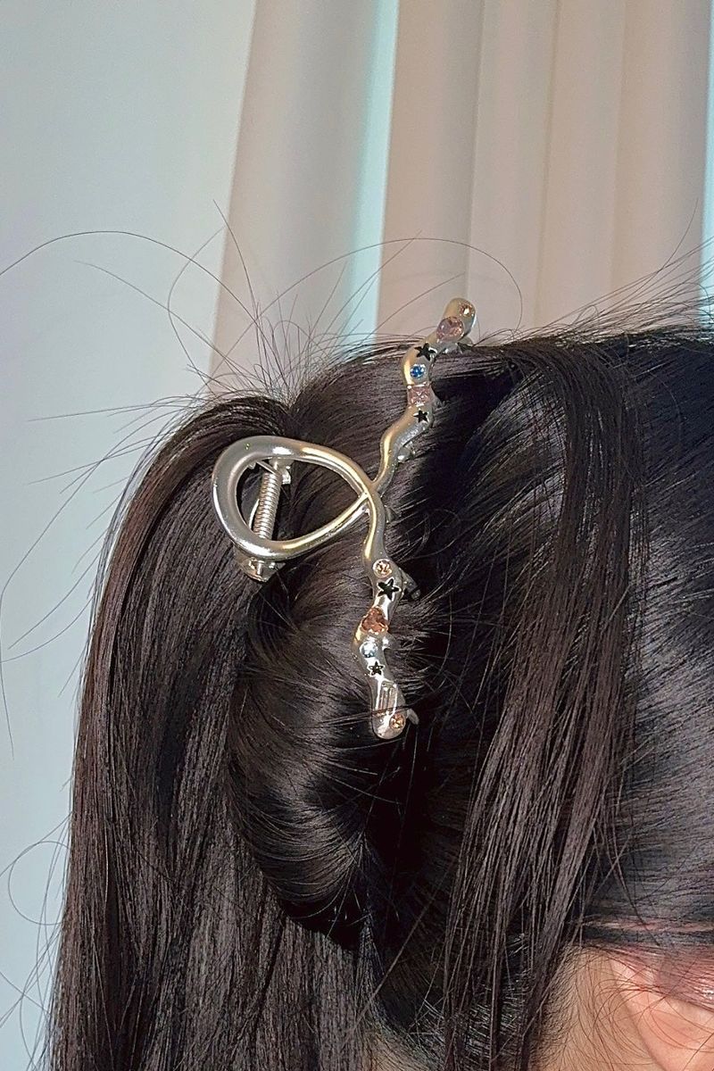 Silver cubic wave hairpin
