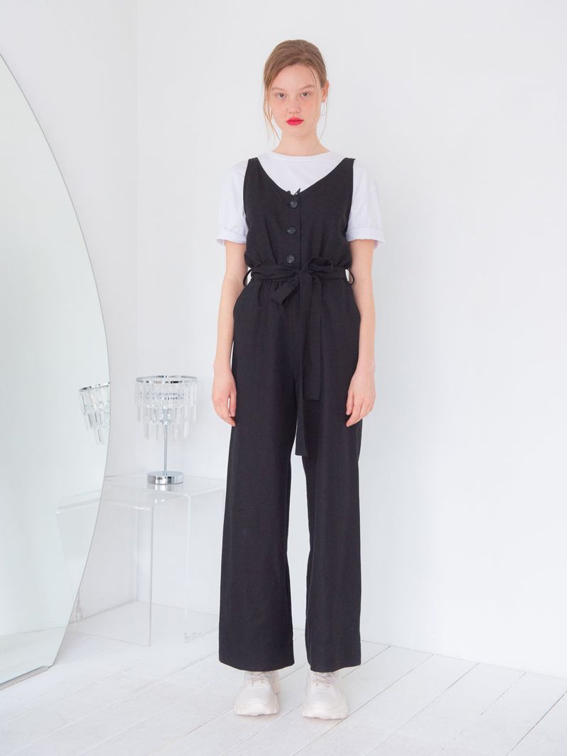 SLEEVELESS BUTTON JUMPSUIT_BLACK