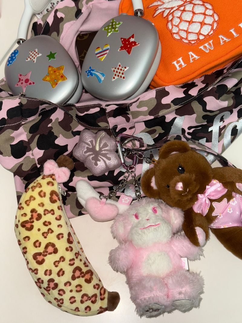 gyaru bbanana mini pouch 