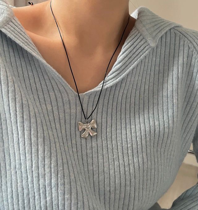 Acer rojo(アセルロジョ)の「yun Big Ribbon Heart Stainless Steel Cowhide Rope Strap Strap Long Layered Necklace(Accessories)」