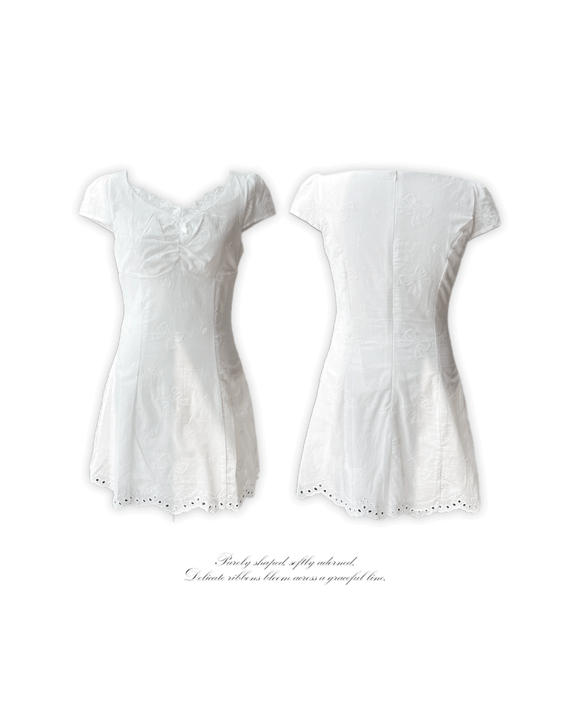 GUSTA（グスタ）の「More Ribbon Eyelet Lace White Mini Dress （Dresses）」