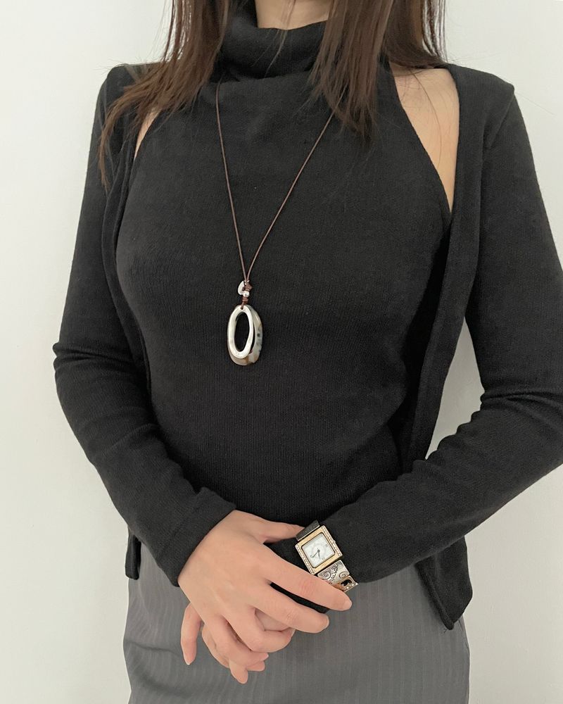 Forma Oval Necklace