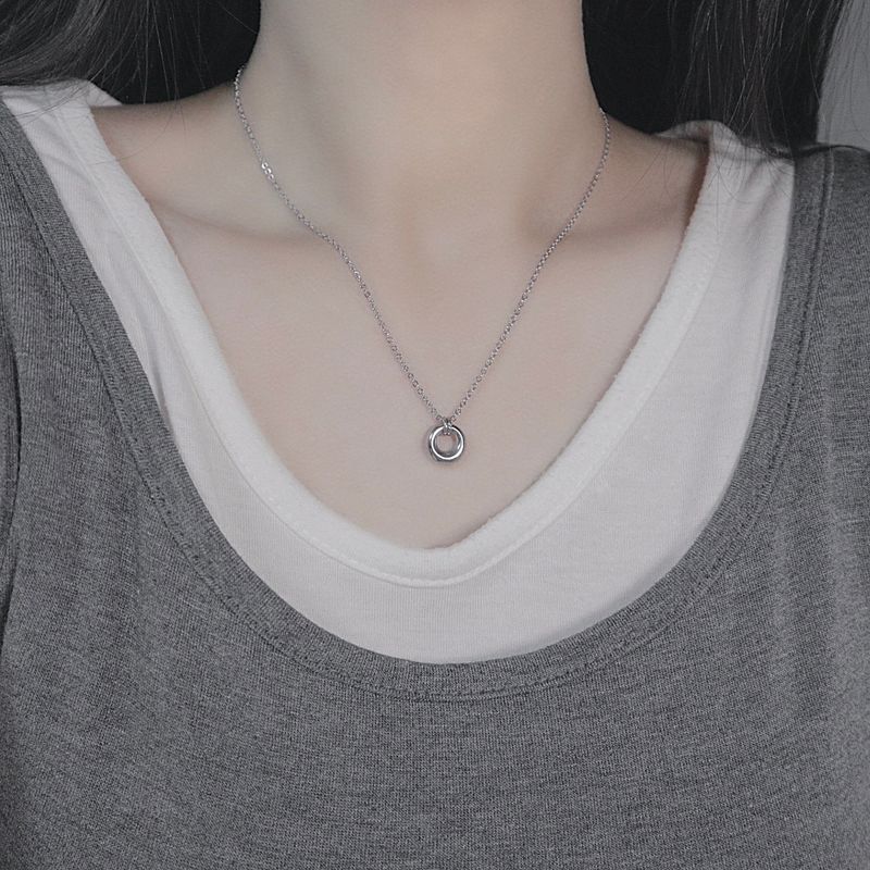 Donut pendant necklace