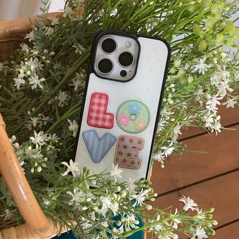 mellow out(メロウ アウト)の「pattern and patch case / love ver.(Smartphone Accessories)」