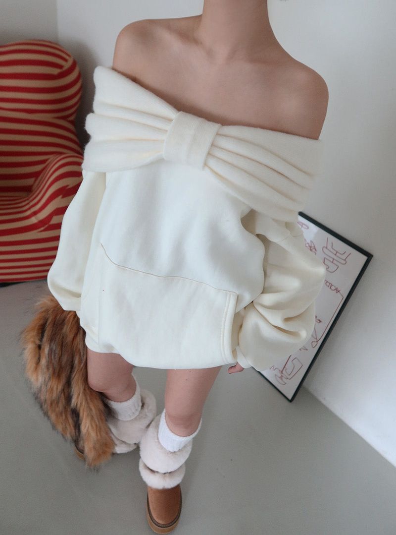 Ribbon off-shoulder oversized fit sweatshirt