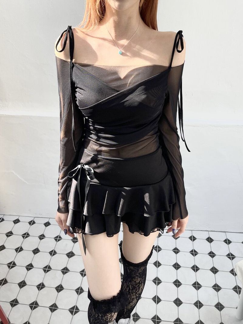 1043. Rena wrap ribbon mesh T