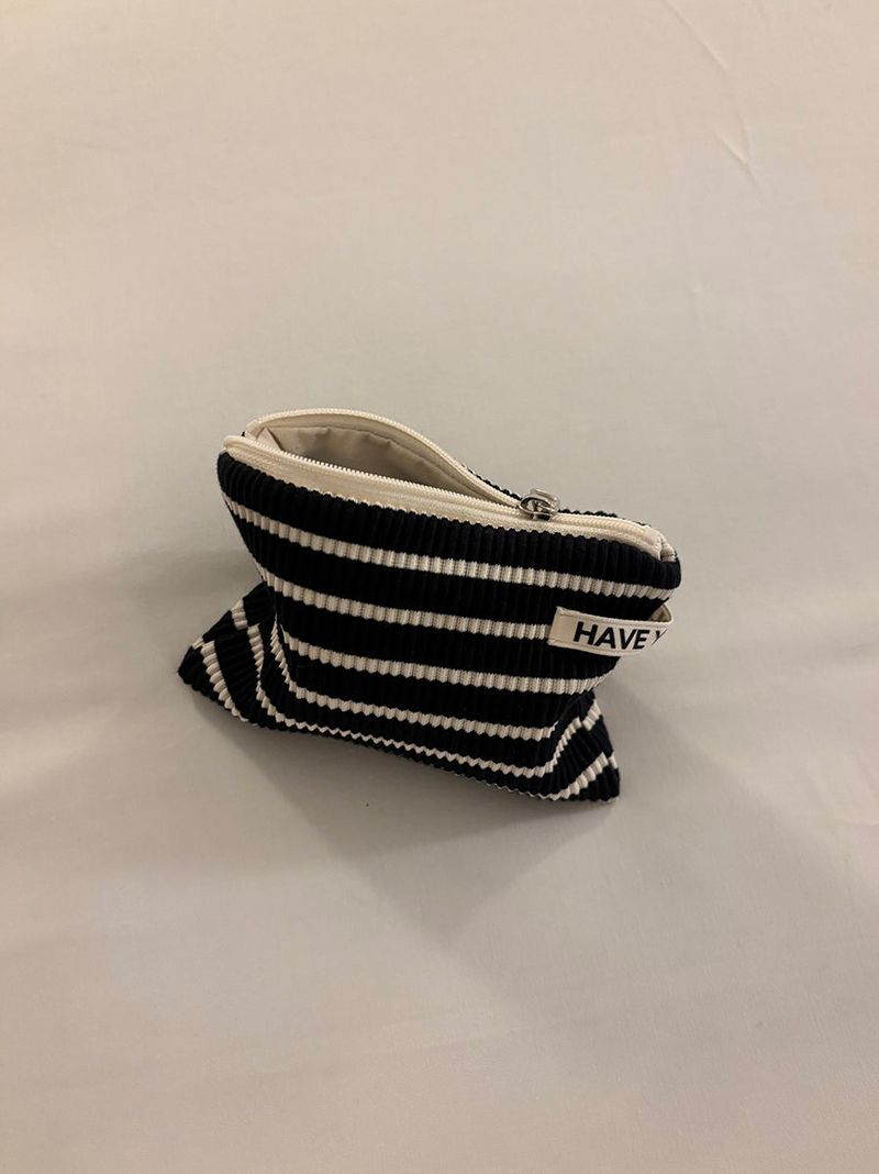 Mono ribbed stripe flat pouch - black , S size