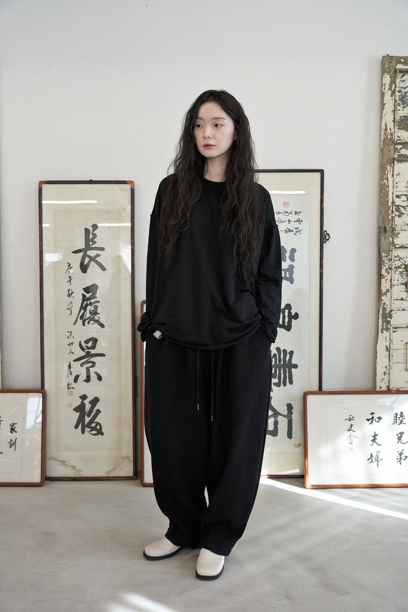 ヴィンテージ P. ダイイングカットアウトボックスTシャツ (Black)